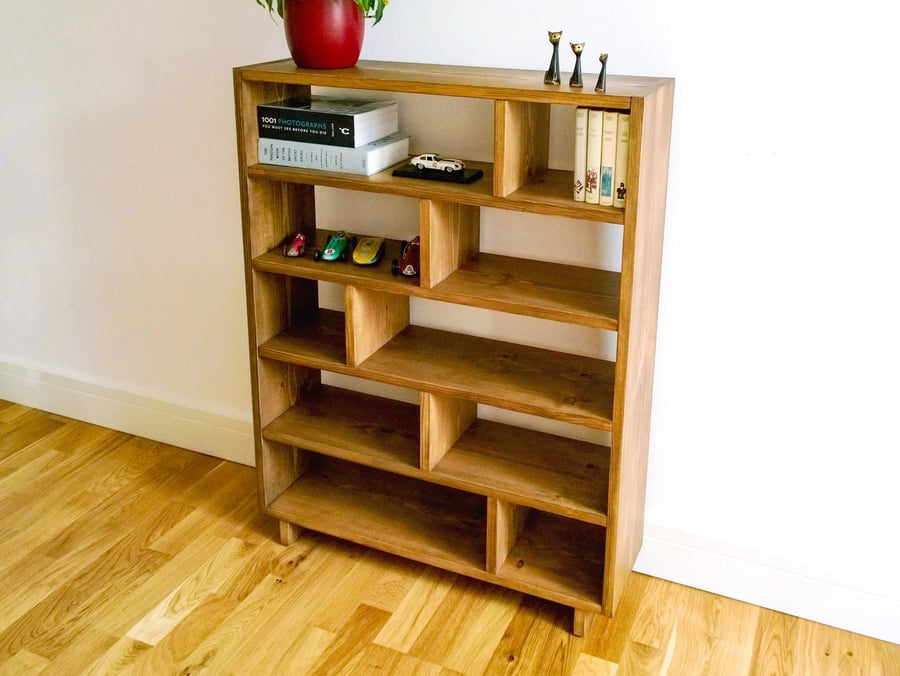Solid Wood Shelving Unit, Low Bookcase Display Shelves - Staggered Shelves
