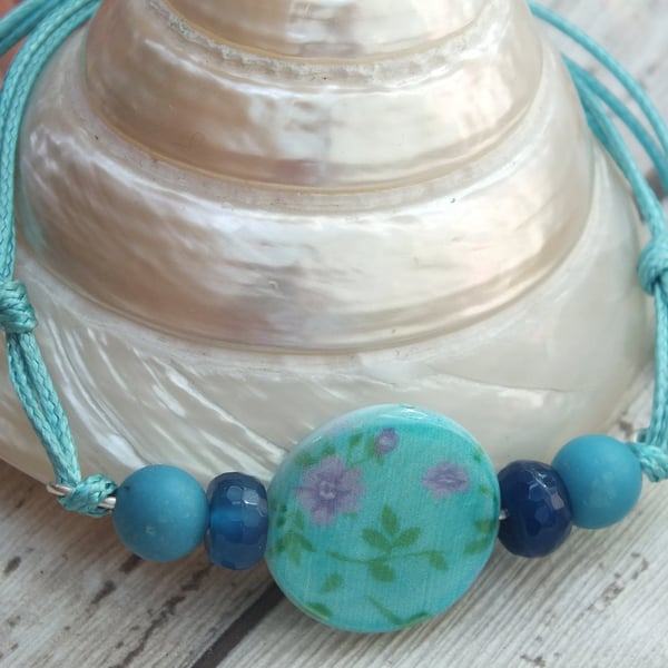 Boho Beach Bracelet, shell bracelet Blue flowers