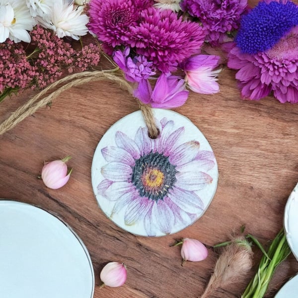 Purple Gerbera Daisy Round Hanging Diffuser