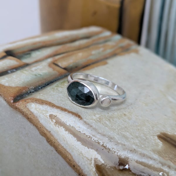 Faceted emerald slice ring 