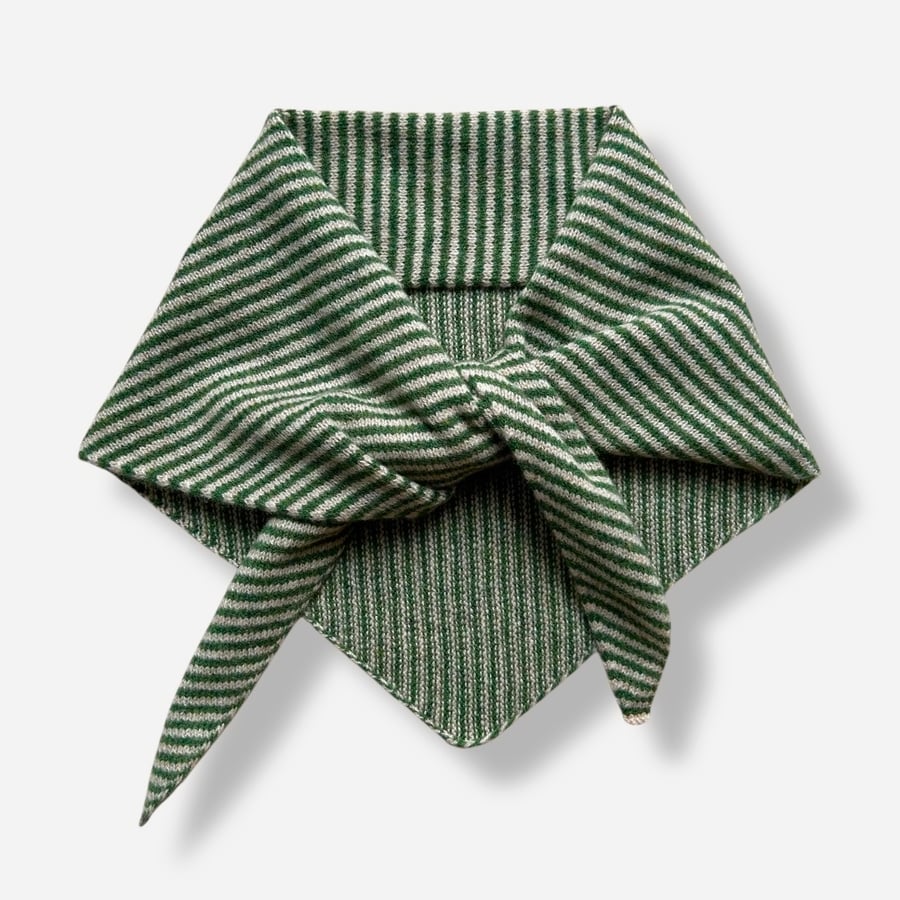 Fine stripe Triangle Scarf