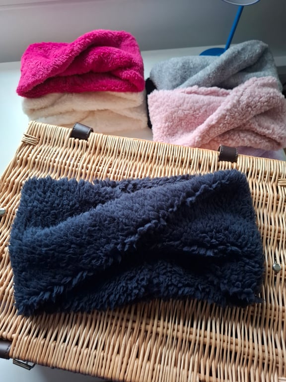 Navy Sherpa Fleece Cosy Twist Snood   Neckwarmer