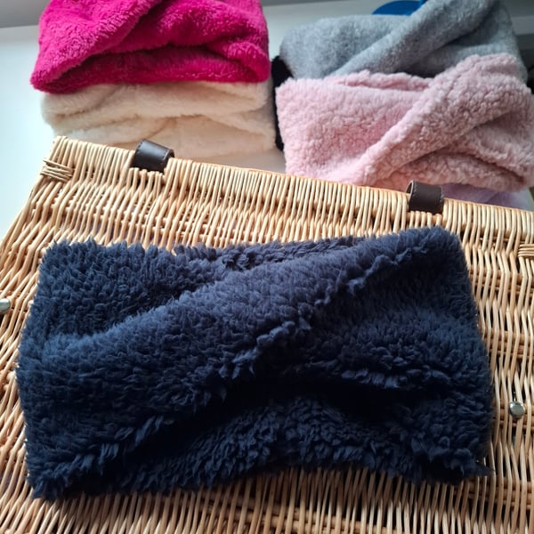 Navy Sherpa Fleece Cosy Twist Snood   Neckwarmer
