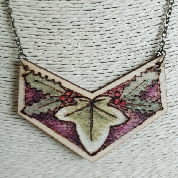 Pyrography holly &  ivy leaf  pendant