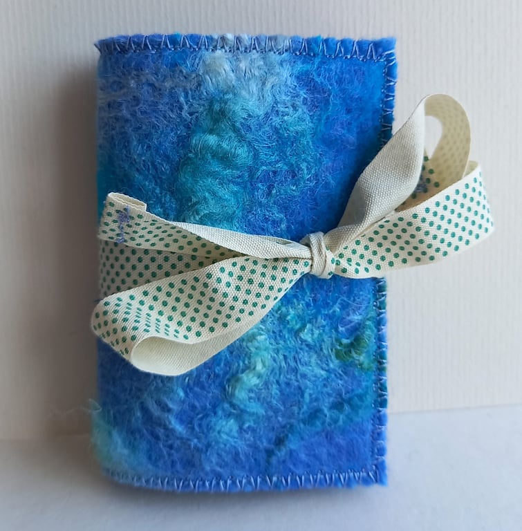 Handmade Felt Needle Case – Handmade Needle Book for Sewing Needles & Pins 