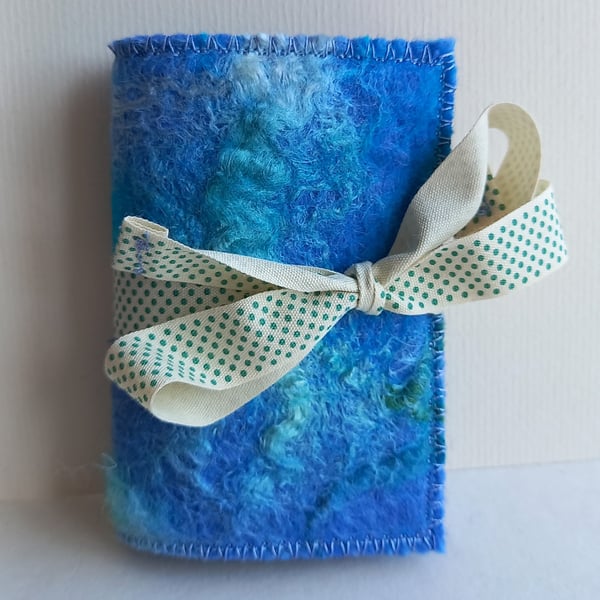 Handmade Felt Needle Case – Handmade Needle Book for Sewing Needles & Pins 