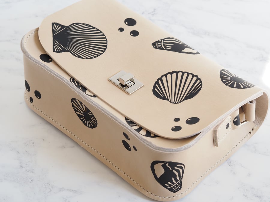 Cream Leather Women's Shoulder Bag - Sea Shell Design