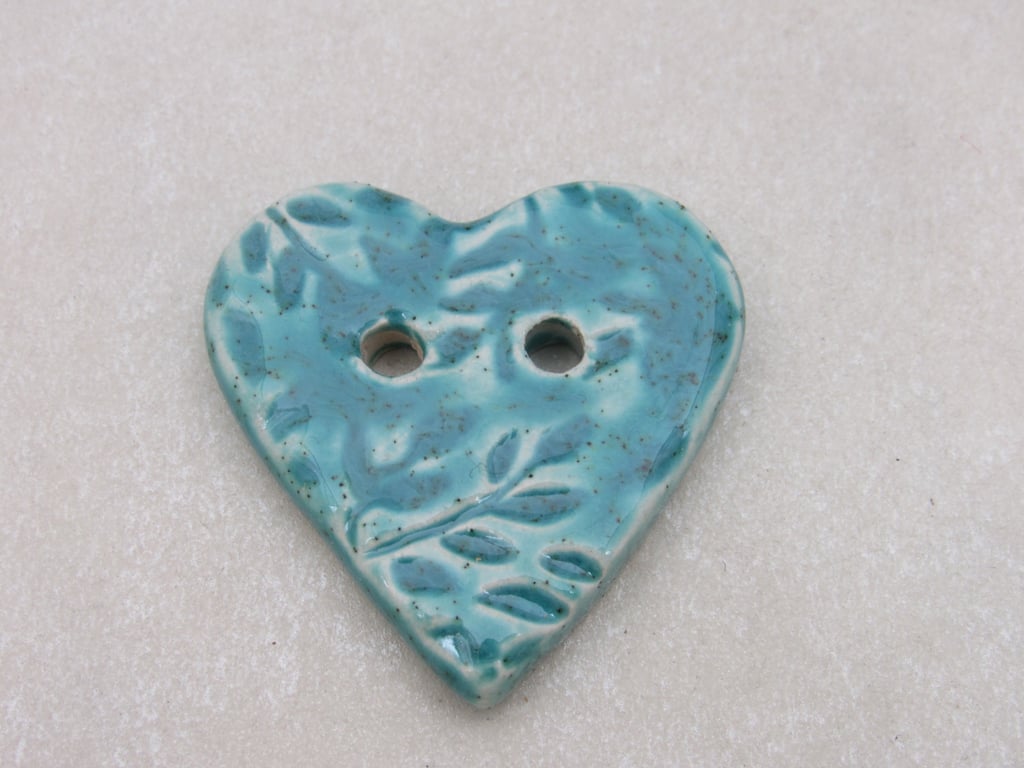 Medium Jade Green Leaf Sprig Texture Heart Shaped Ceramic Button
