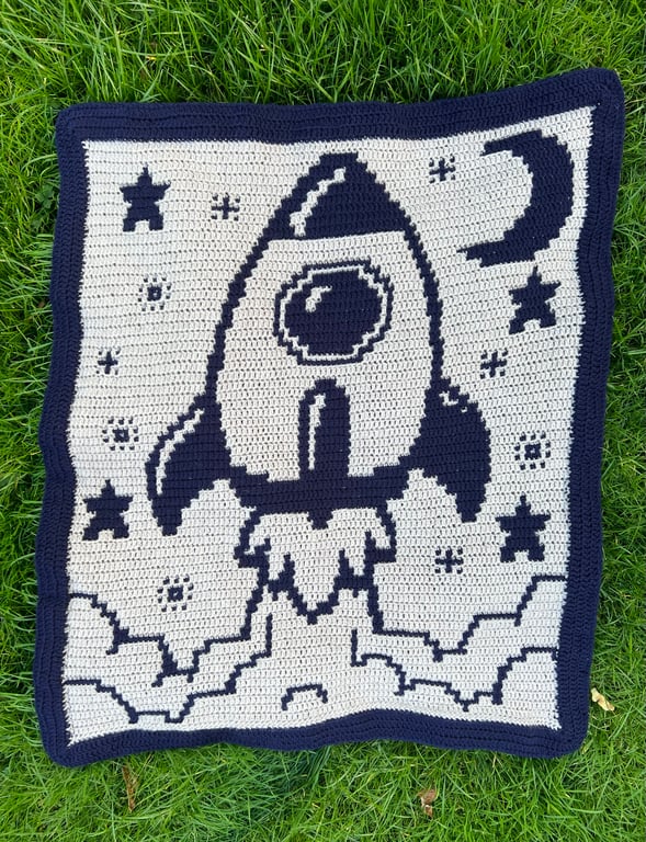 Handmade Crochet Rocket Blanket – Navy & Parchment 