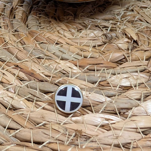 Cornwall Flag Map Pin – UK Travel Map Push Pin for Wooden Maps, Cornwall Map Pin
