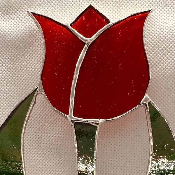 Stained glass art deco style tulip - red