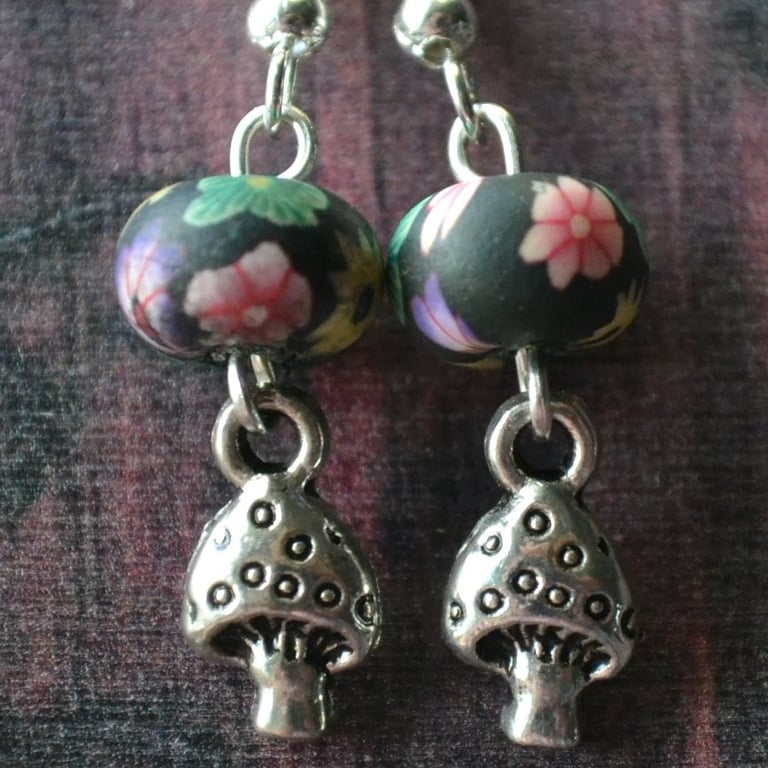 Toadstool earrings 