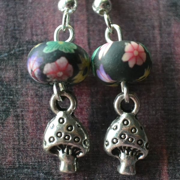 Toadstool earrings 