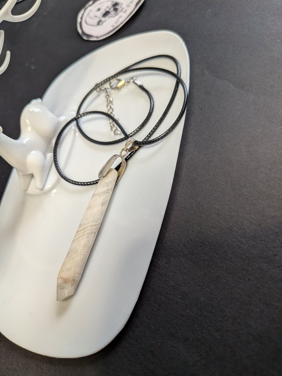 White marble pendant