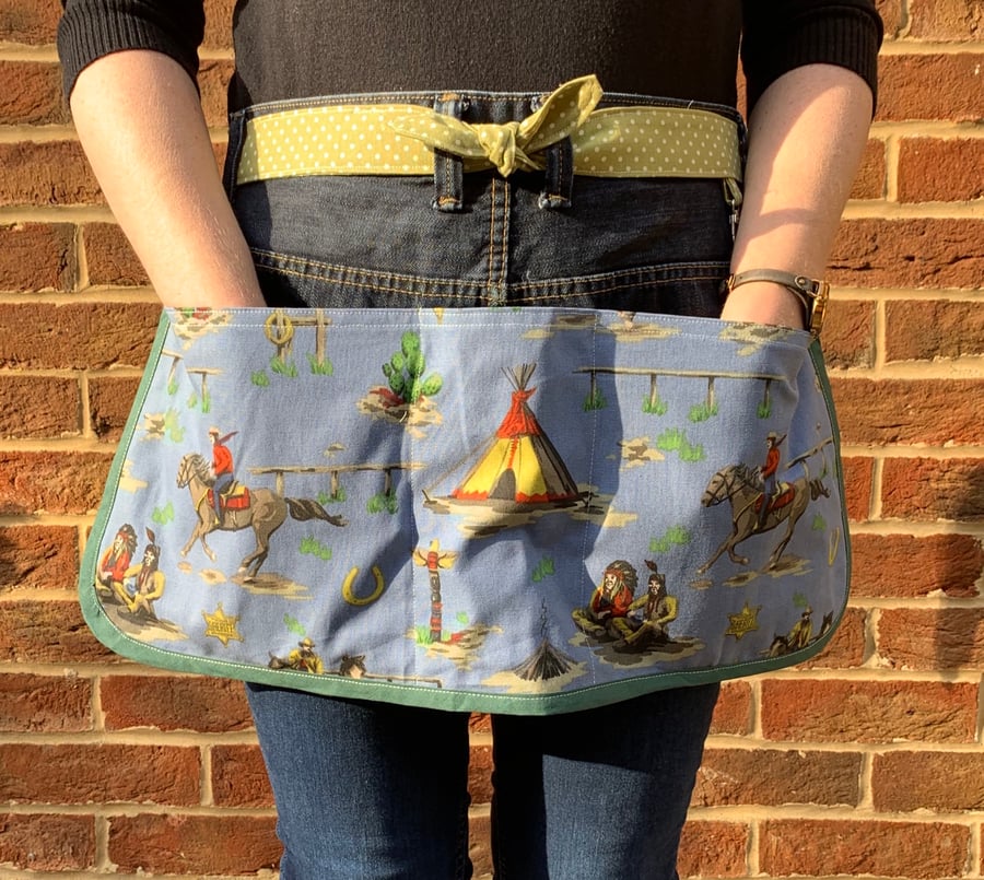 Garden apron from recycled jeans 