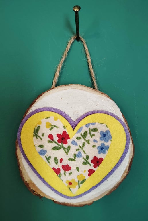 Wooden wall art heart (multi)