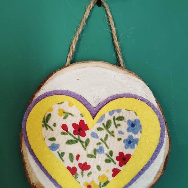 Wooden wall art heart (multi)