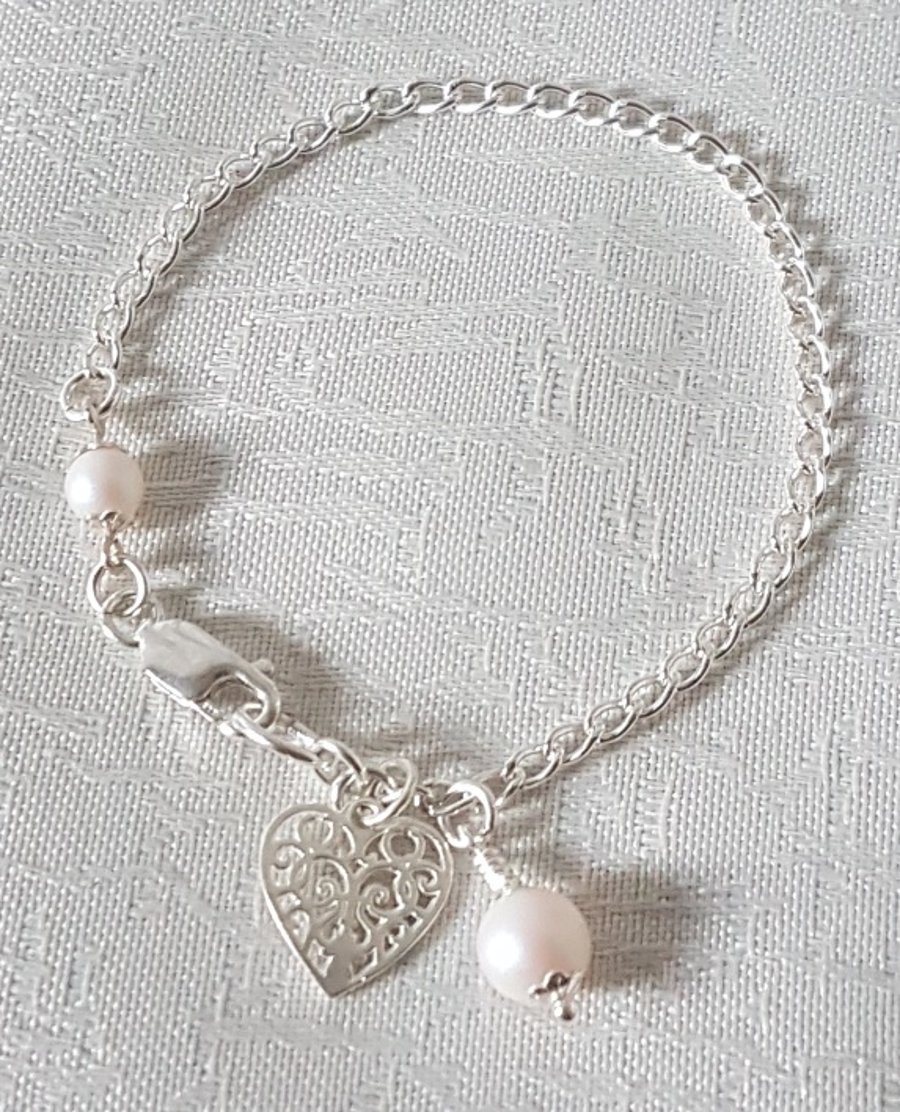 Gorgeous Sterling Silver Chain Bracelet with Swarovski Pearls