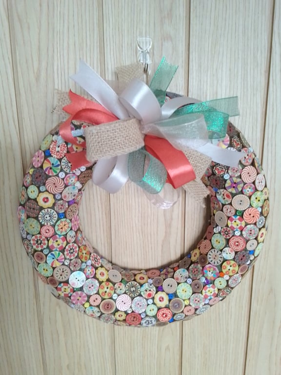 Buttons and Bow, 10" foam wreath 