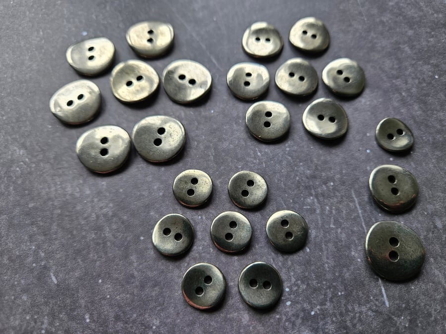 18mm 28L Antique Silver saddle back Buttons medium weight