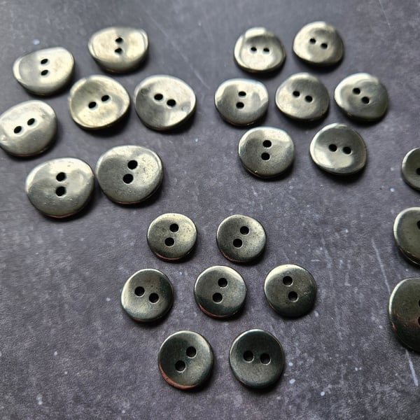 18mm 28L Antique Silver saddle back Buttons medium weight