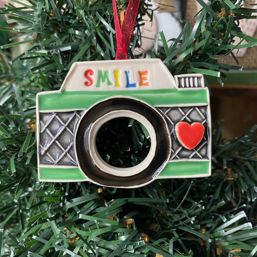 Fun ceramic Camera Christmas decoration green