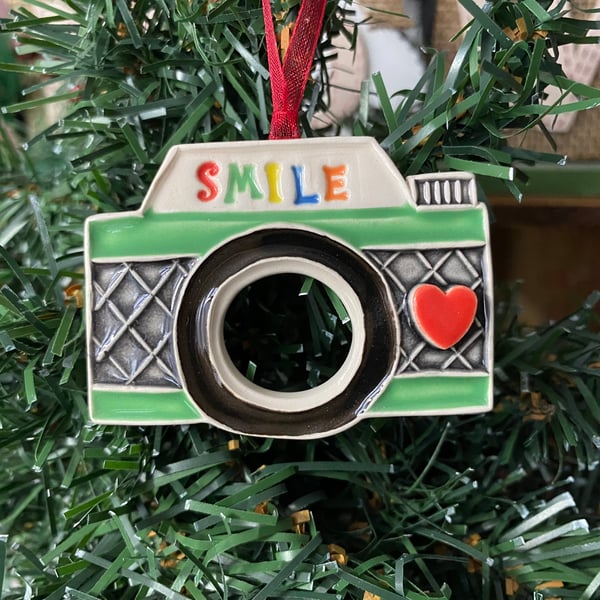 Fun ceramic Camera Christmas decoration green