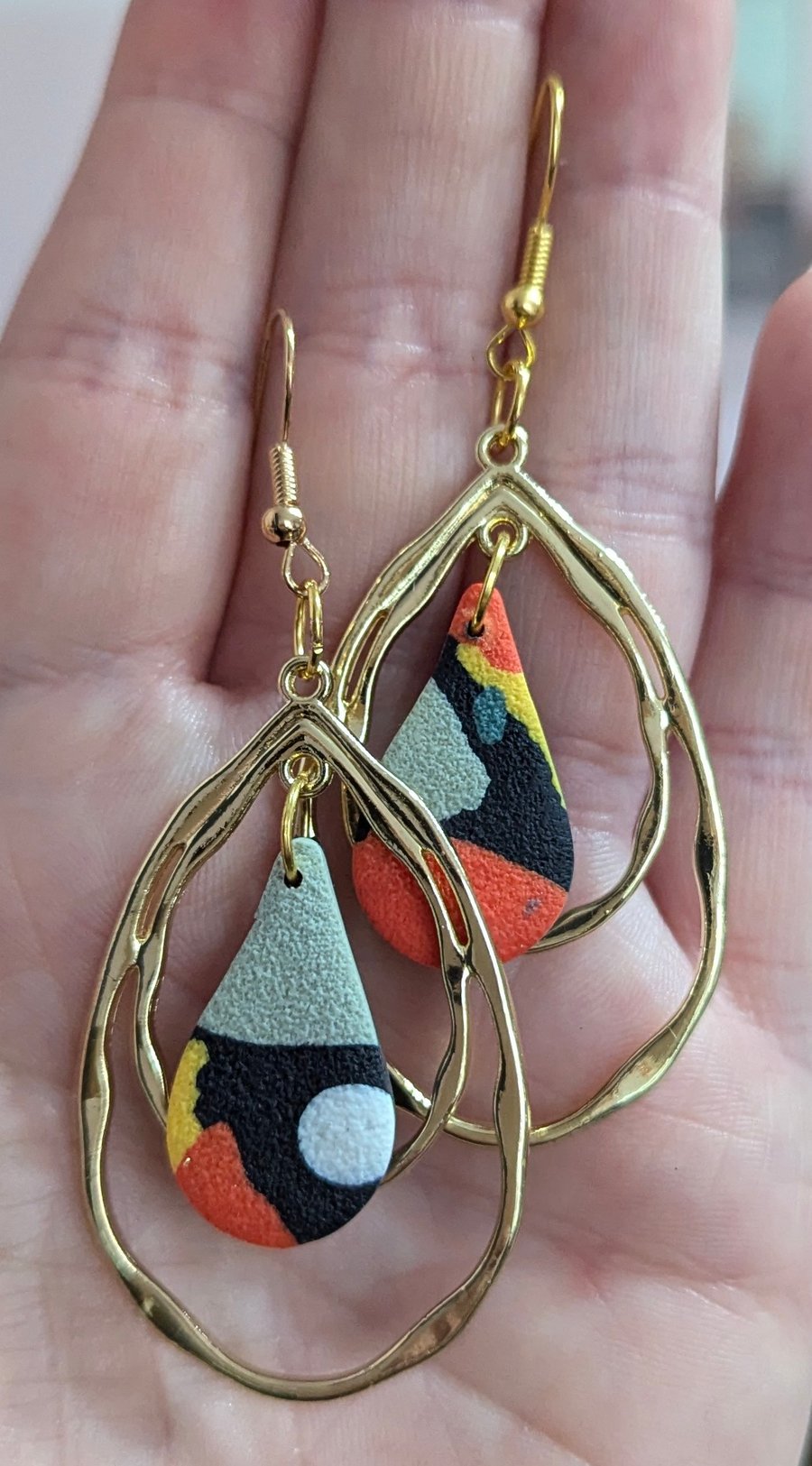 Su abstract large teardrop earrings 