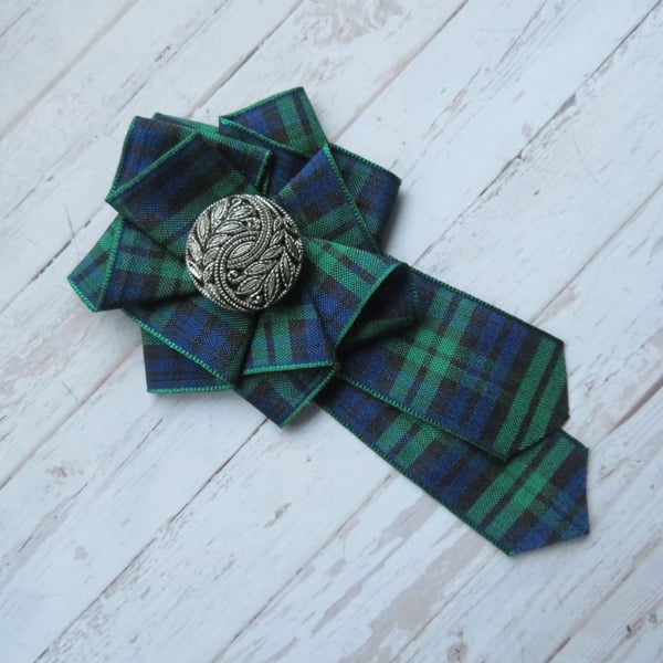 Black Watch Tartan Ruffle Rosette and Leaf Scroll Button Brooch Pin 