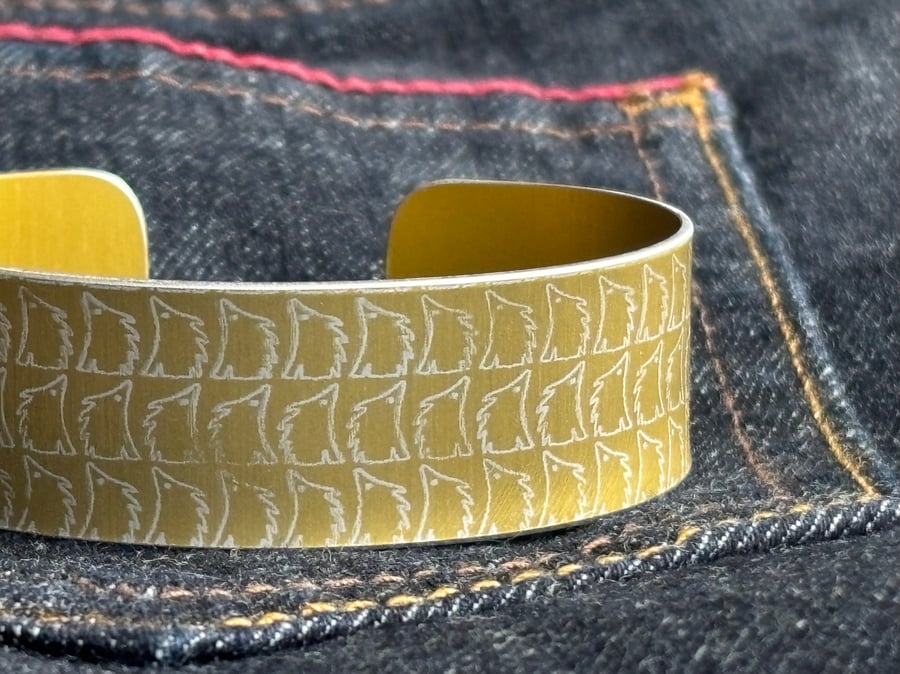 Geometric hedgehog pattern cuff bracelet pale gold