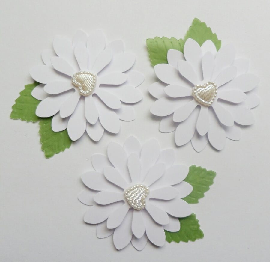 Daisy with Heart Card Toppers  Set of 3 (08)