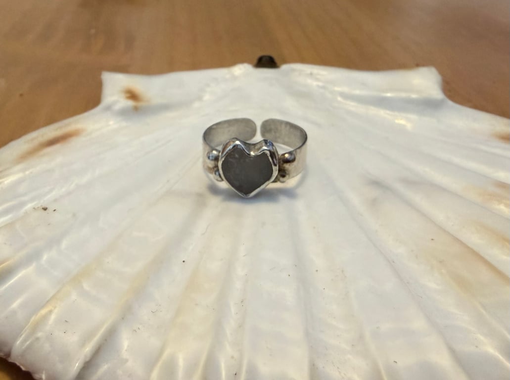 Stunning sterling silver adjustable sea glass heart ring