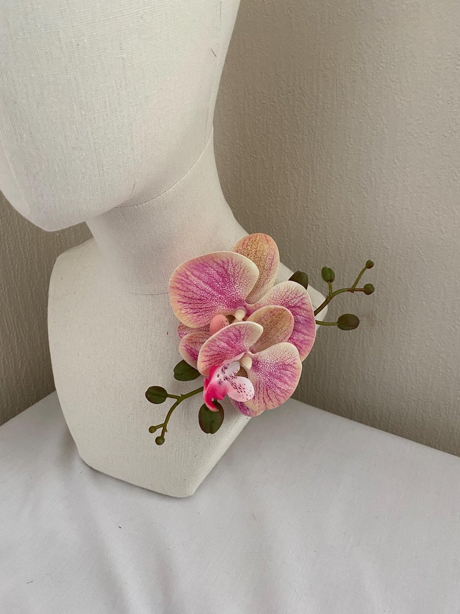 Vintage Inspirec Rockabilly Orchid Flower Corsage Clothes Pin