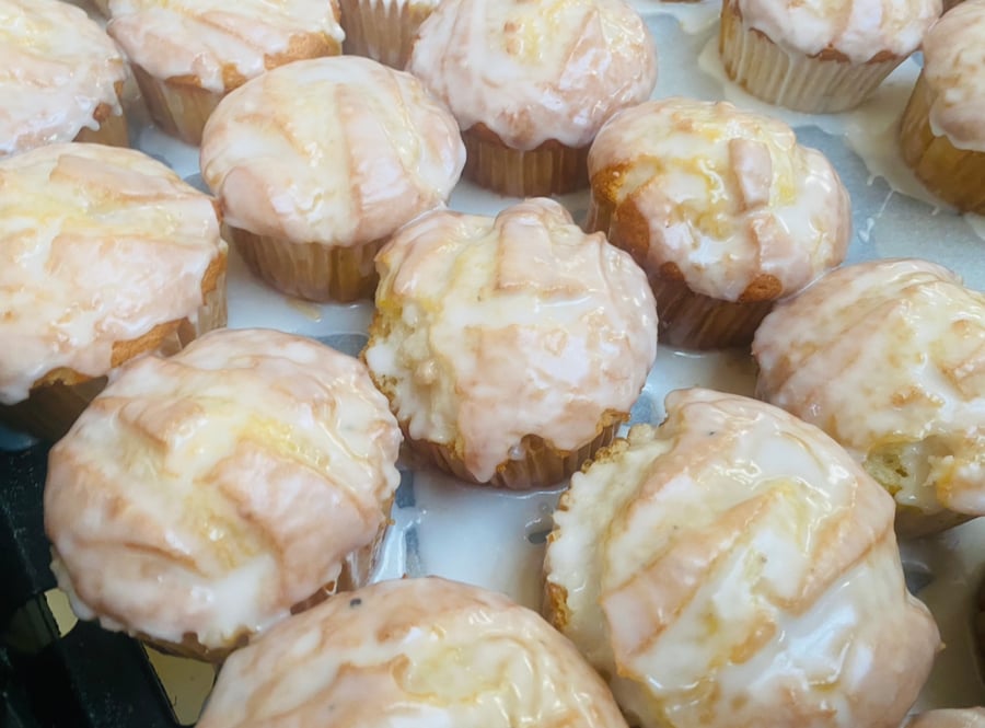 8x Lemon Drizzle Muffins 