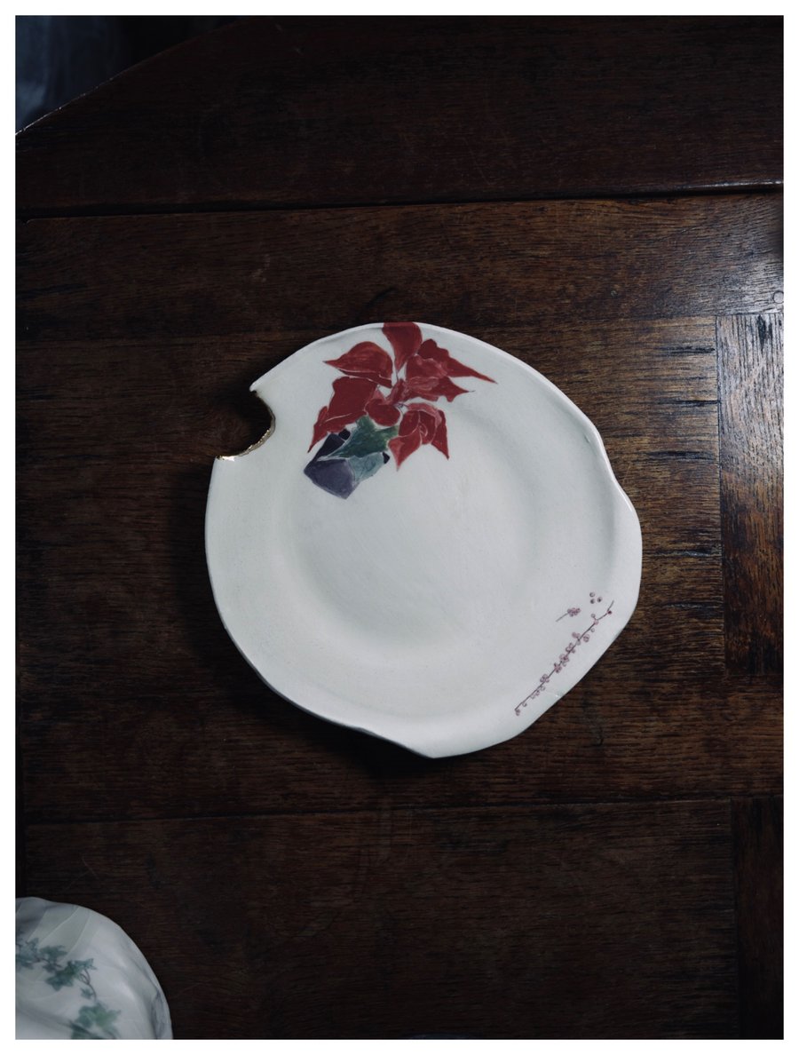 The Poinsettia Medium Plate - Christmas Series