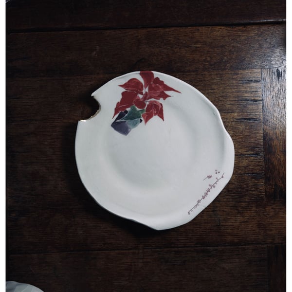 The Poinsettia Medium Plate - Christmas Series