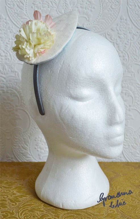 Handmade Fascinator 'Cream'