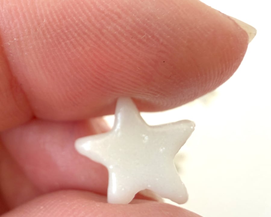 Pack of 15 white stars made with Bullseye 90coe glass