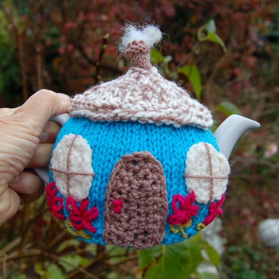 Knitted tea cosy - Country cottage design  to fit a one cup teapot, acrylic yarn