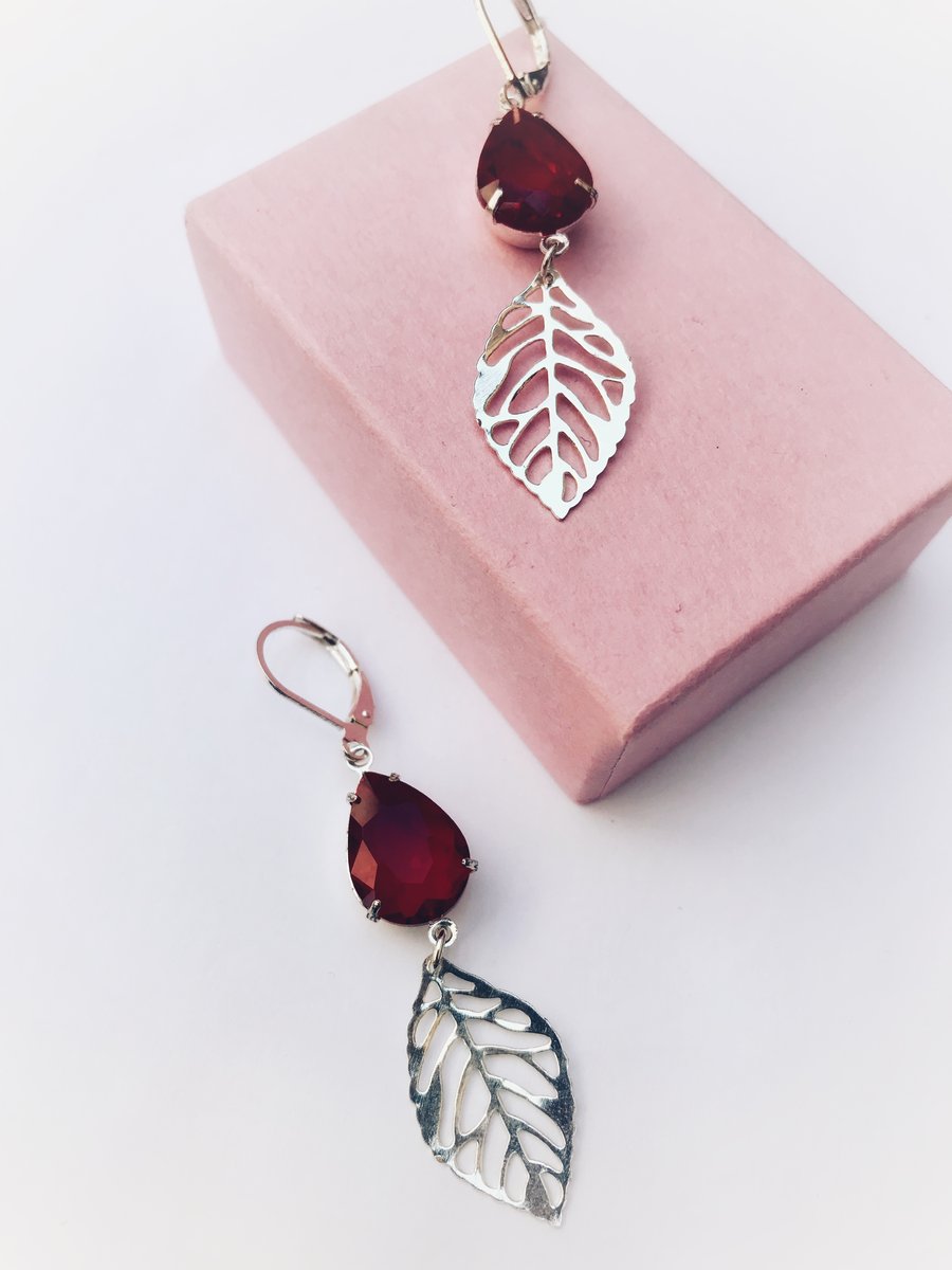 Red rhinestone glass earring