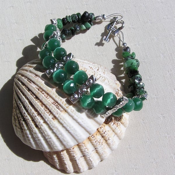 Green Cat's Eye & Green Zoisite Crystal Gemstone Beaded Bracelet