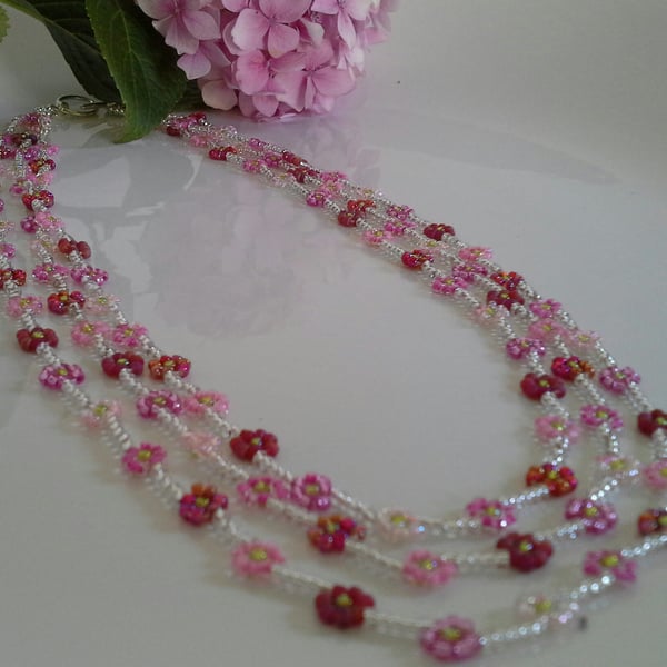 Pretty Hand Made Layered Daisy Chain Necklace Silver Plated