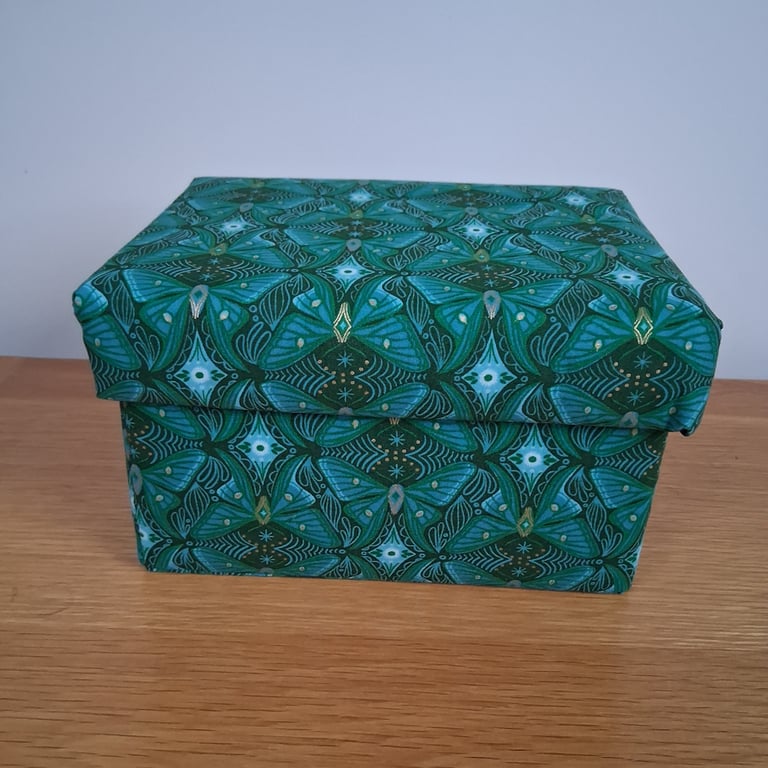 Golden Highlights Green Butterfly Memory Box