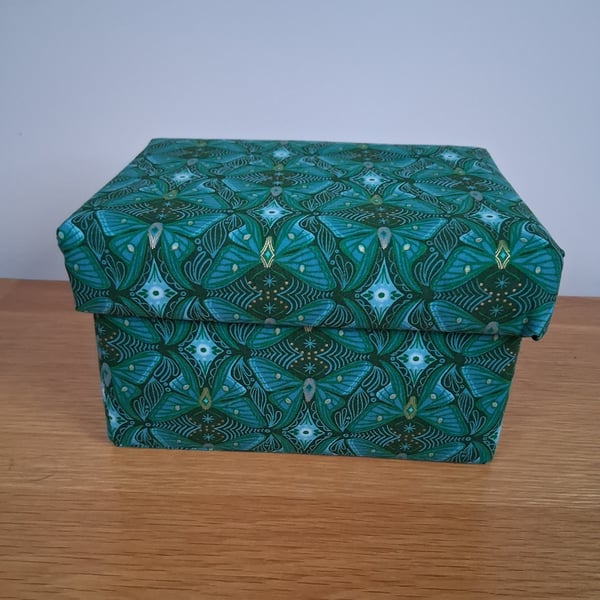 Golden Highlights Green Butterfly Memory Box