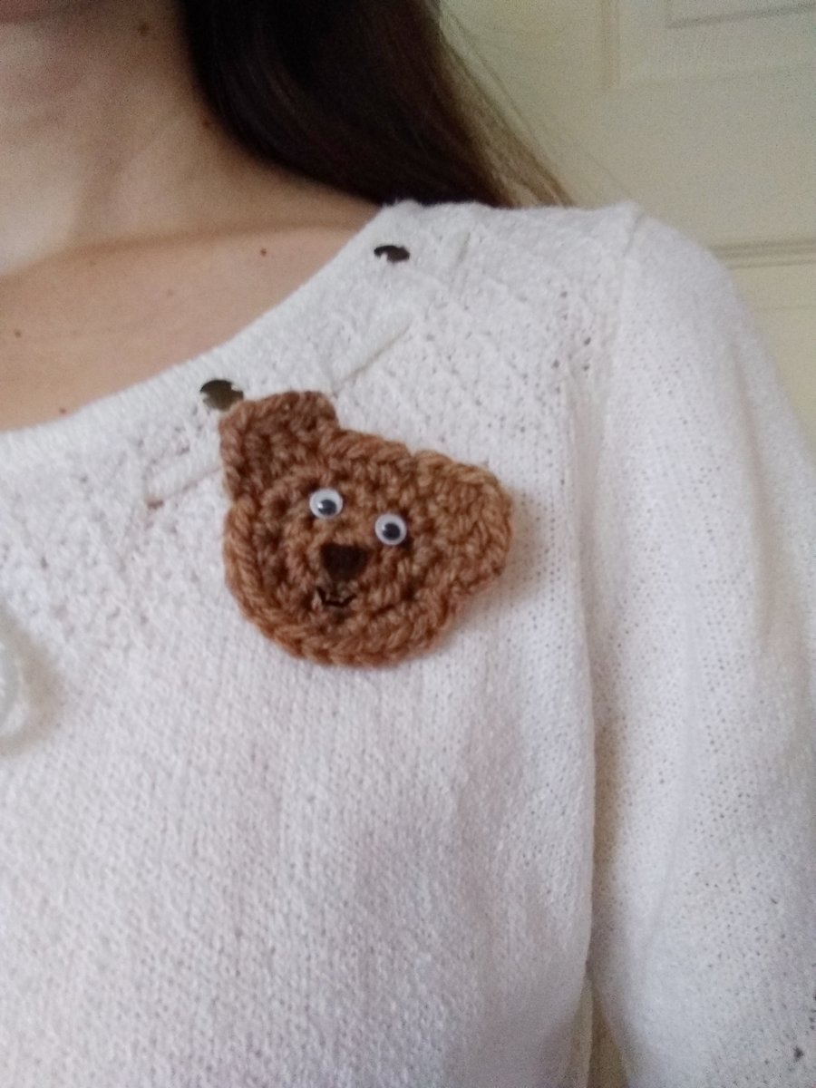 Bear brooch, crochet teddy bear brooch 