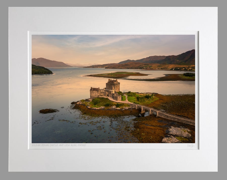 Eilean Donan Castle, Dornie, Scotland - A3 (50x40cm) Unframed Print