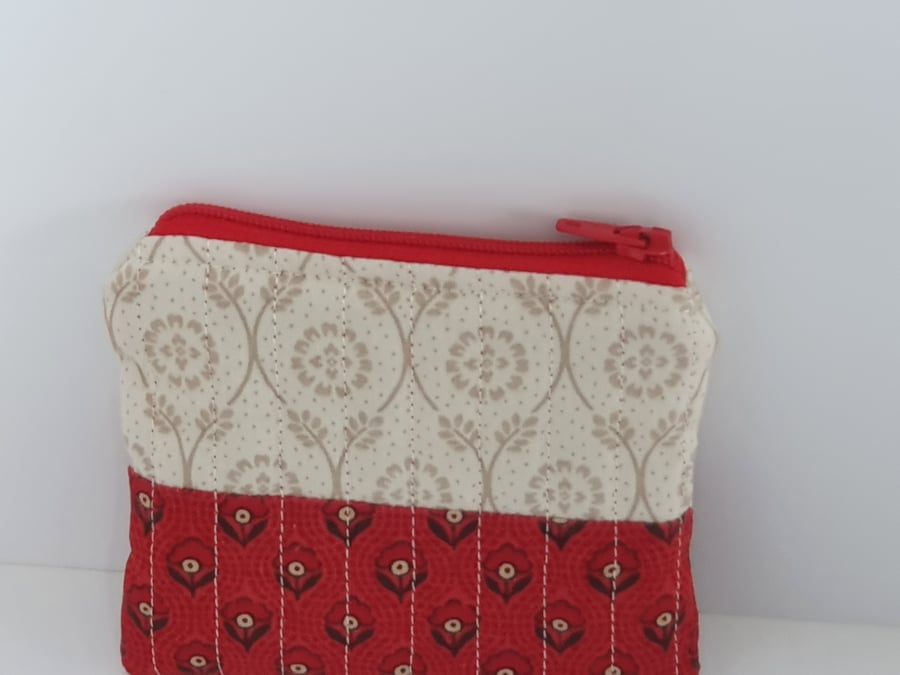 Quilted Coin Purse in Red and Cream 