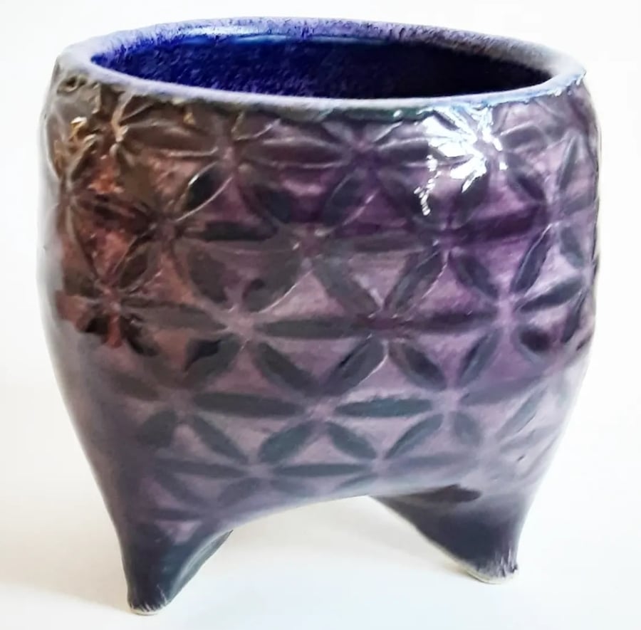 Purple Three Legged Plant Pot Holder 