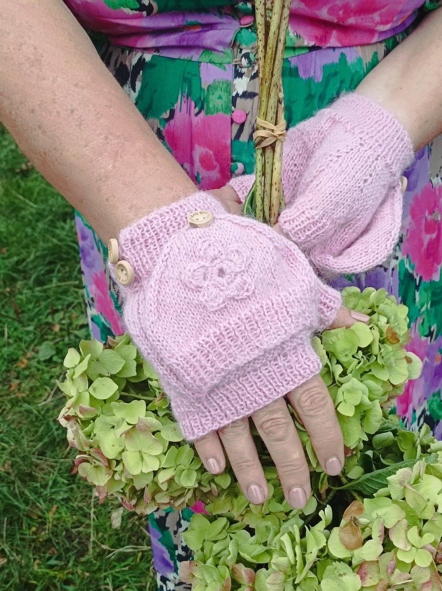 Hand knitted alpaca gloves with flap