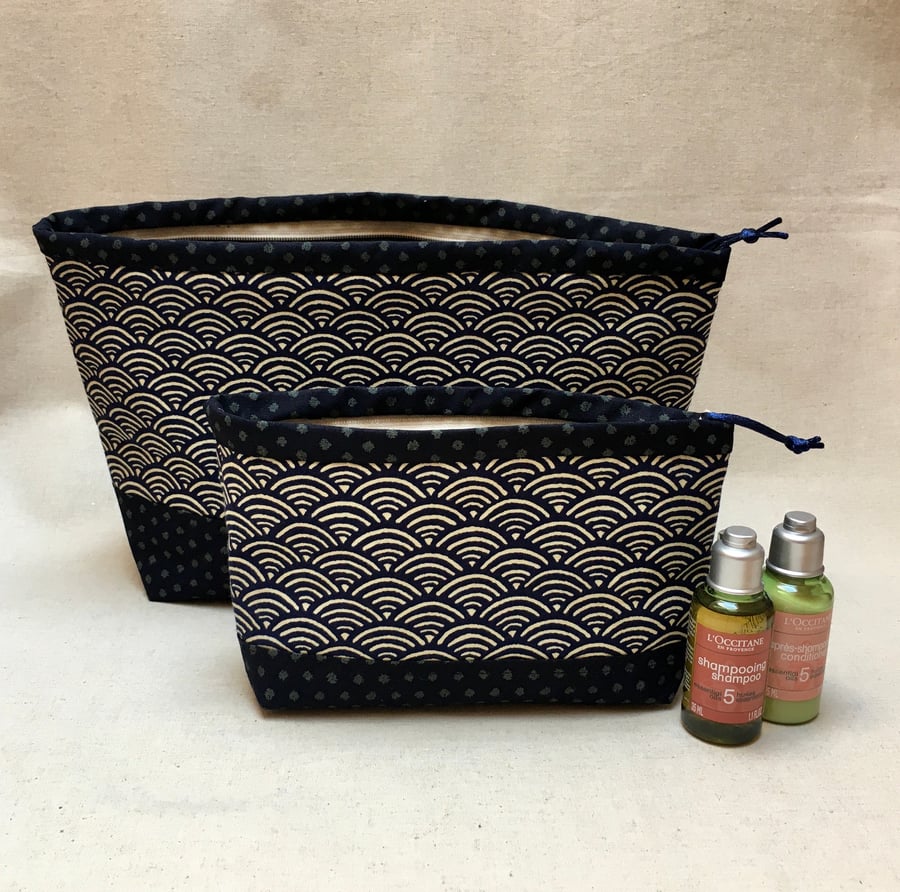 Large Japanese Fabric Seigaiha Ocean Waves Zip Pouch Toiletries Makeup Bag